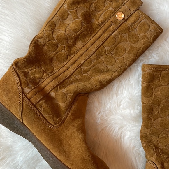 VGUC size 8 Coach Caramel Tulip Signature Suede Boots! - Picture 5 of 16